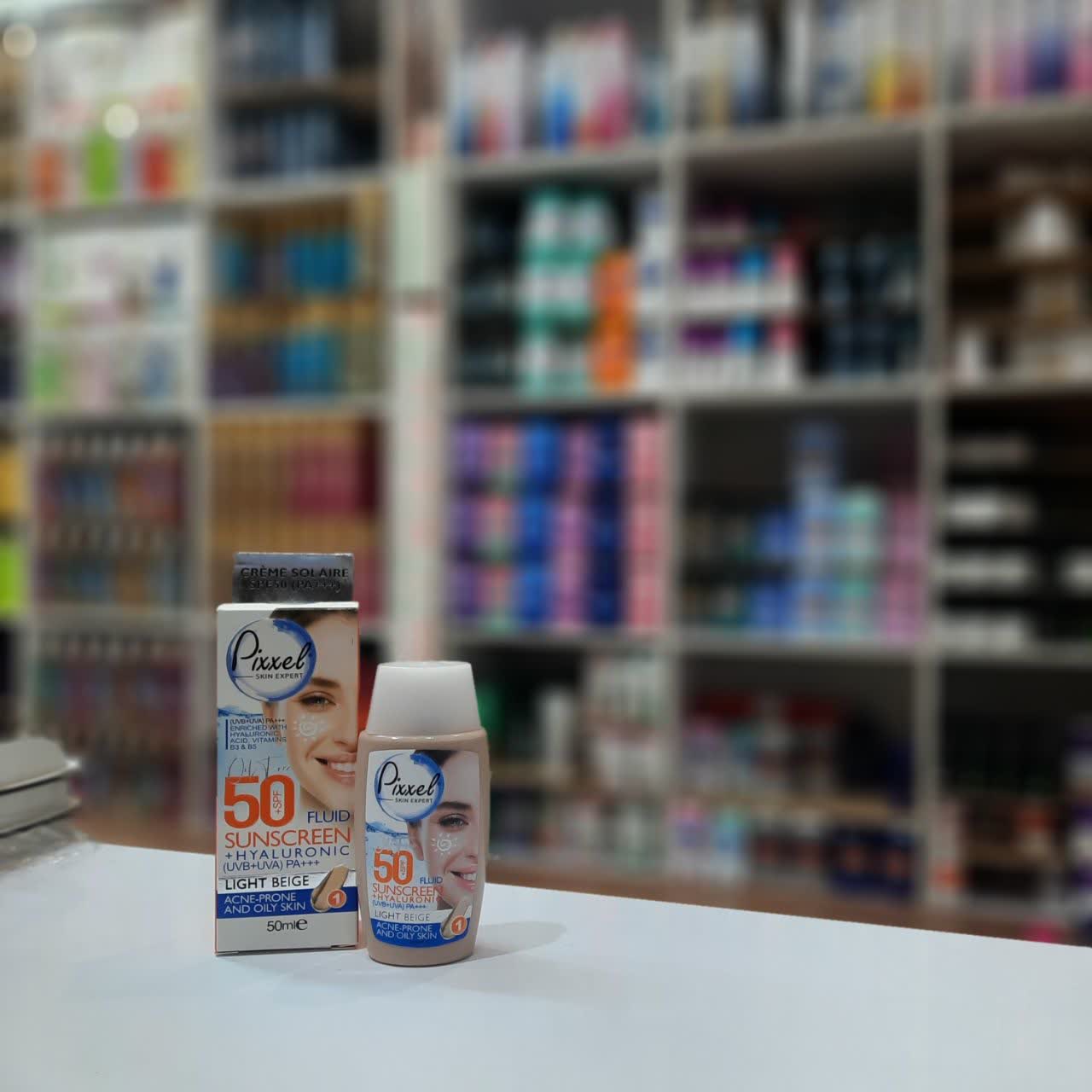 ضد آفتاب رنگی پیکسل با Spf50 مناسب پوست چرب و جوش دار حجم 50 میلی لیتر بژ روشن